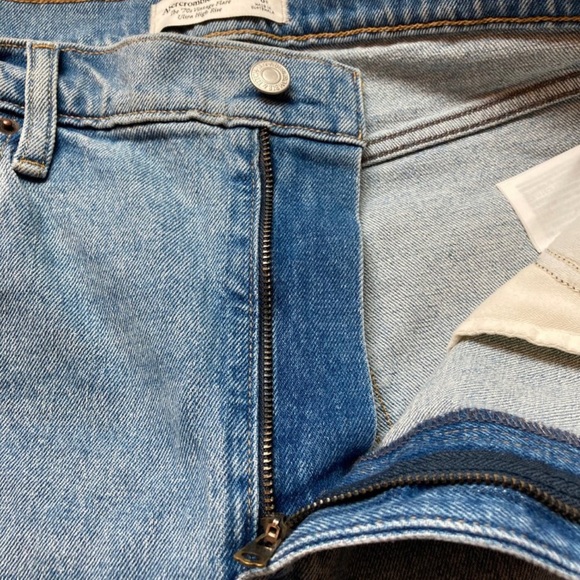 Abercrombie & Fitch Ultra High Rise Vintage Flare Jeans Size 8 NWT - Picture 3 of 8